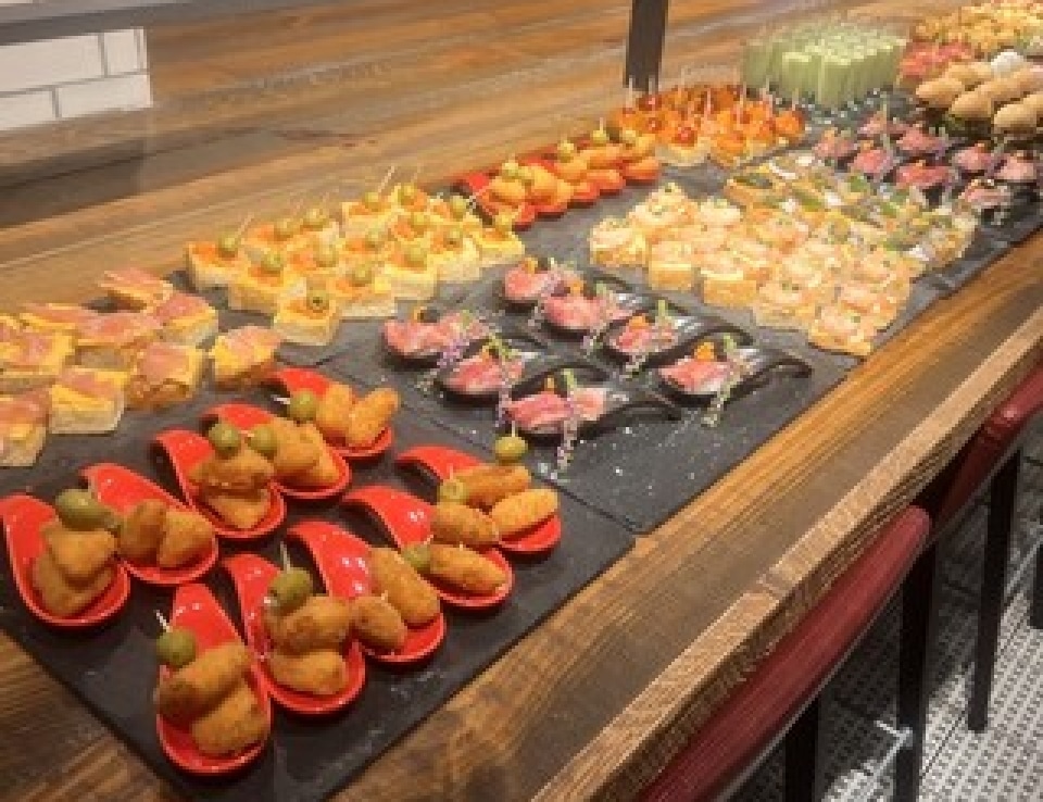 【2h飲み放題付き】スパークリング＆ワインが飲み放題のパーティープラン！忘年会、歓送迎会、誕生日、企業セミナーなどにおすすめ