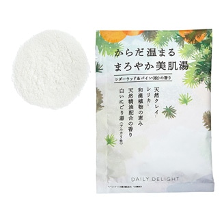 デイリーディライト まろやか美肌 バスパウダー シダーウッド＆パイン （松）